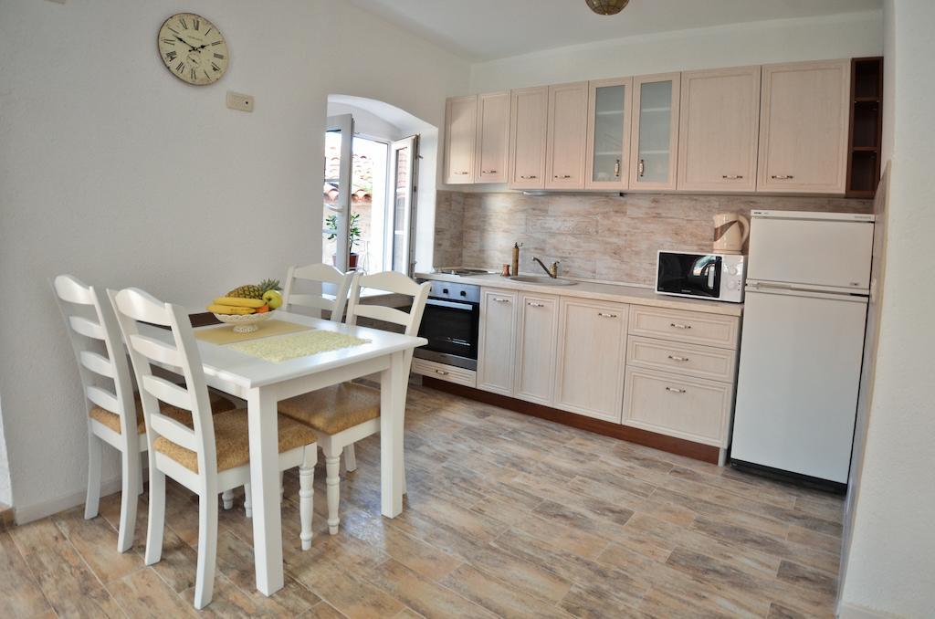 Bell Tower Apartment Μπούντβα Δωμάτιο φωτογραφία