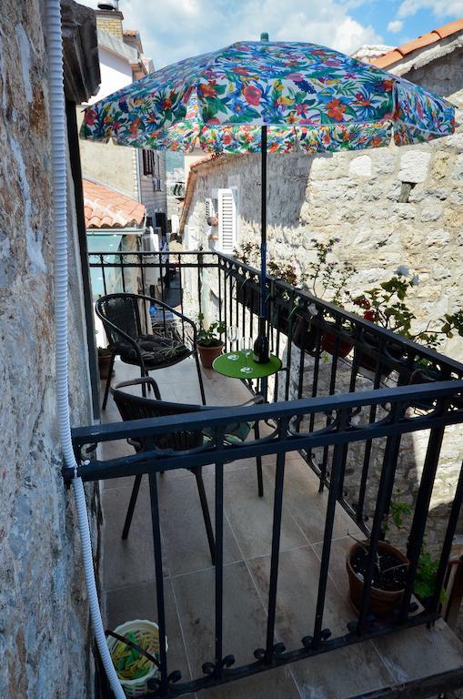 Bell Tower Apartment Μπούντβα Δωμάτιο φωτογραφία